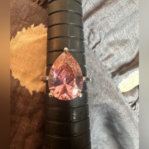 Stunning Pink CZ Sterling Silver 925 Teardrop Solitaire Ring size 7 - Picture 3 of 6